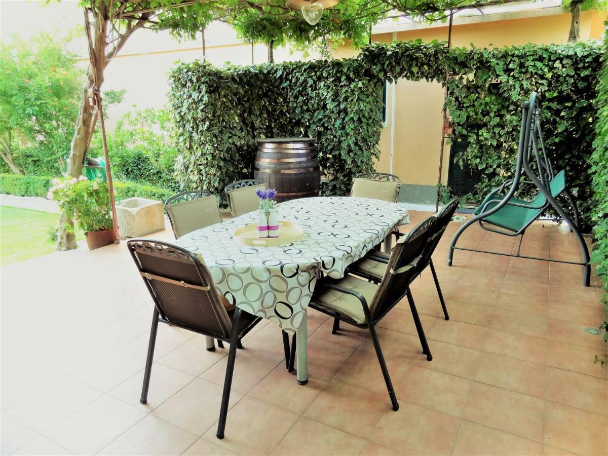 Apartment Bezic Kaštela Εξωτερικό φωτογραφία