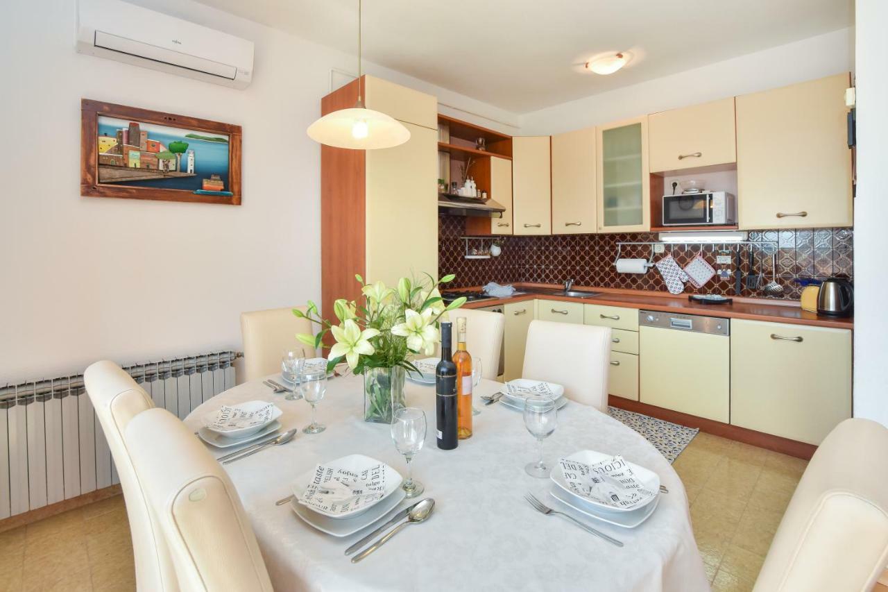Apartment Bezic Kaštela Εξωτερικό φωτογραφία